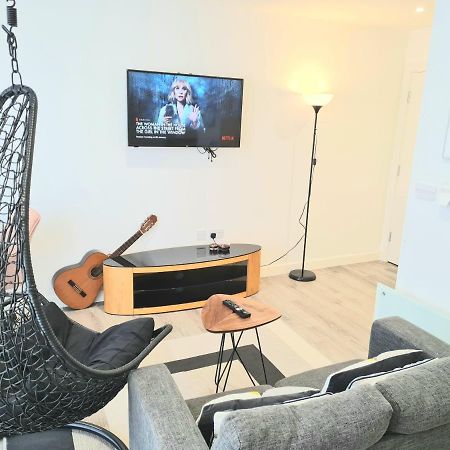 Great Studio Apartments - Netflix, Wifi, Digital Tv Sheffield Esterno foto