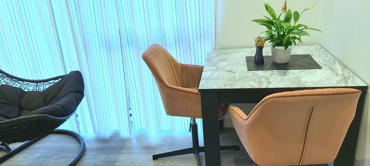 Great Studio Apartments - Netflix, Wifi, Digital Tv Sheffield Esterno foto