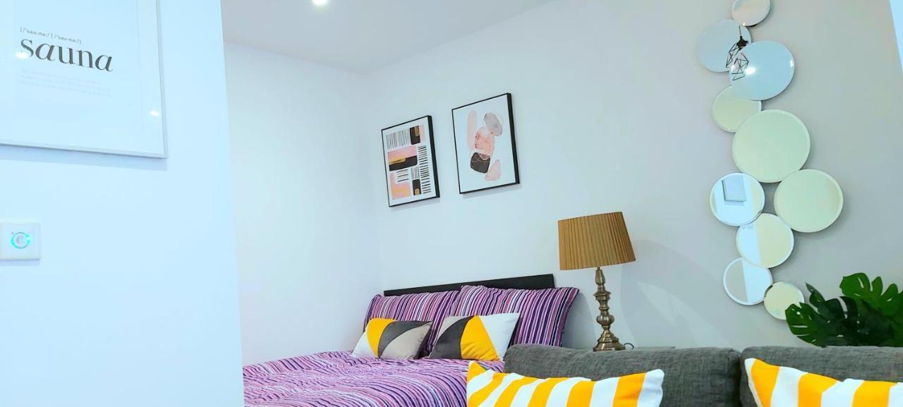 Great Studio Apartments - Netflix, Wifi, Digital Tv Sheffield Esterno foto