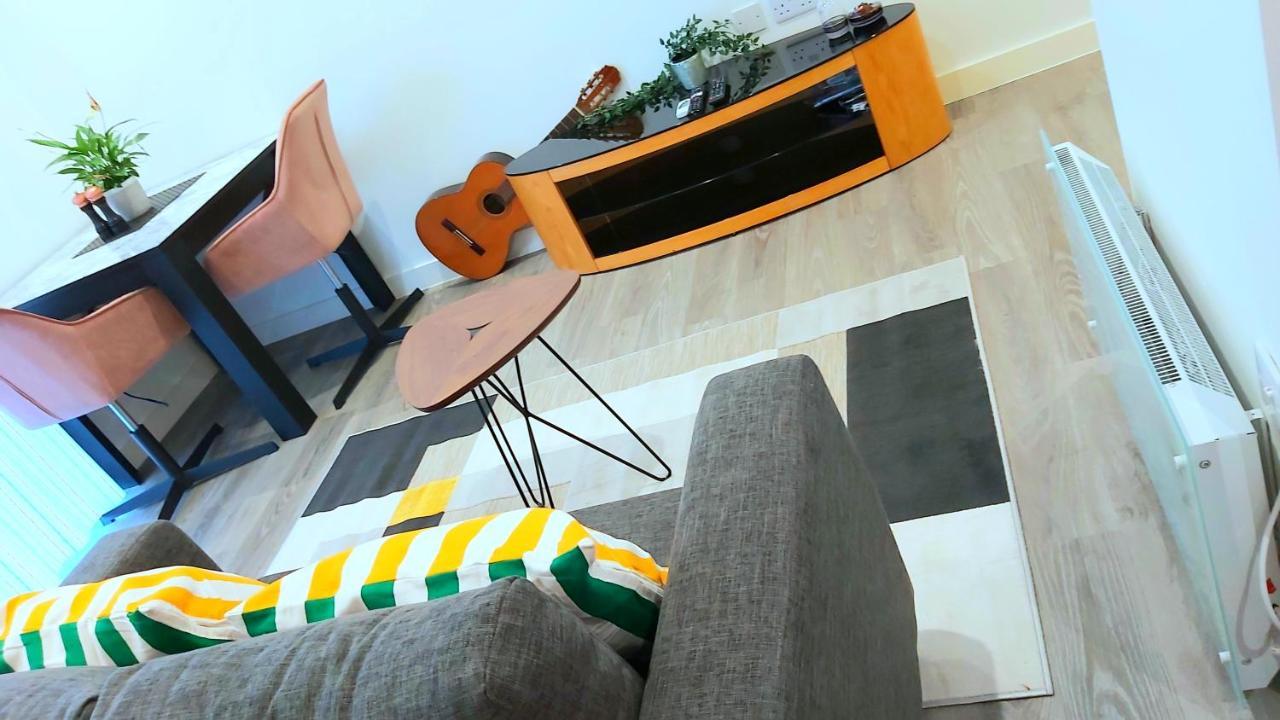Great Studio Apartments - Netflix, Wifi, Digital Tv Sheffield Esterno foto