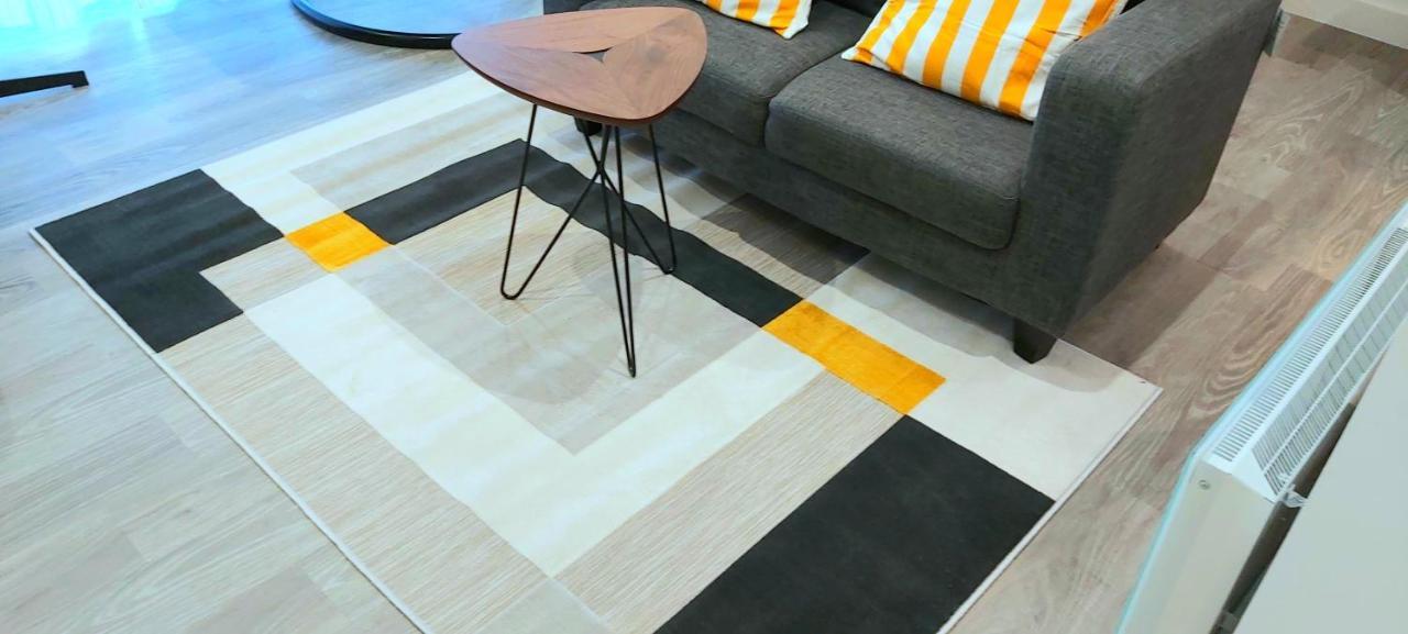 Great Studio Apartments - Netflix, Wifi, Digital Tv Sheffield Esterno foto