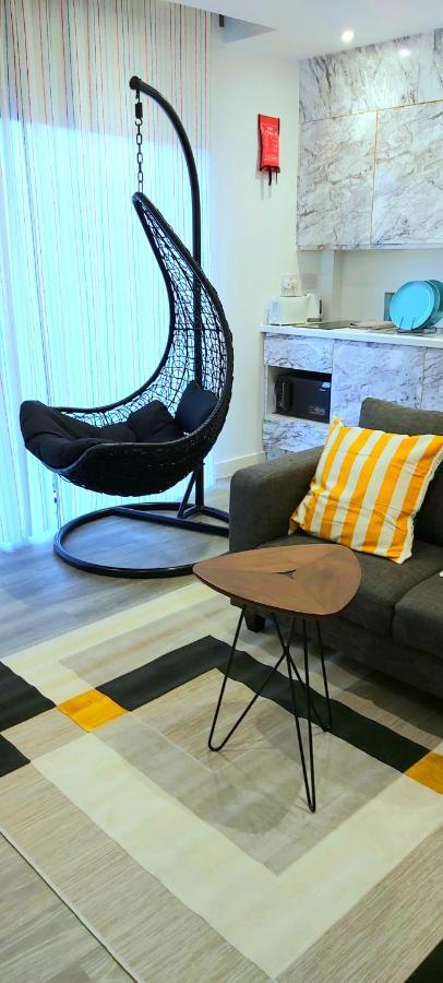 Great Studio Apartments - Netflix, Wifi, Digital Tv Sheffield Esterno foto