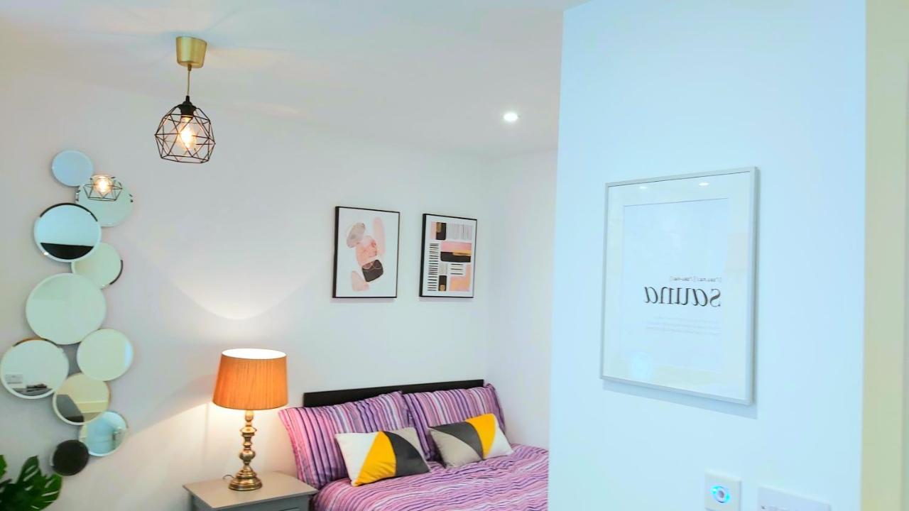 Great Studio Apartments - Netflix, Wifi, Digital Tv Sheffield Esterno foto