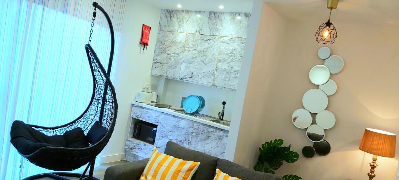 Great Studio Apartments - Netflix, Wifi, Digital Tv Sheffield Esterno foto