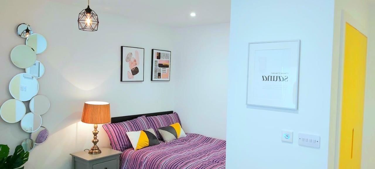 Great Studio Apartments - Netflix, Wifi, Digital Tv Sheffield Esterno foto
